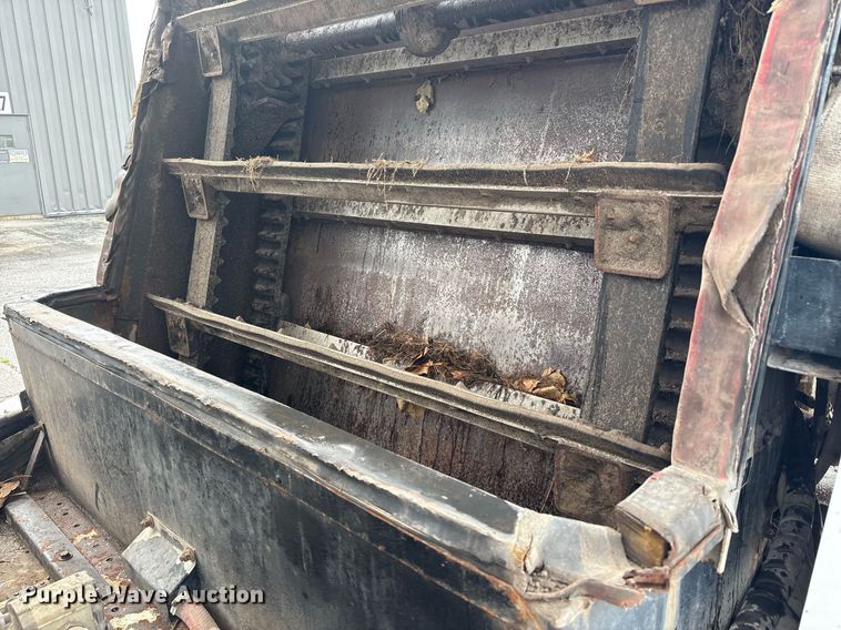 image for item EC4364 2003 Johnston  4000 street sweeper