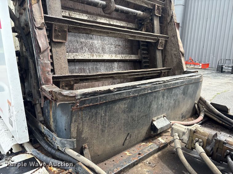 image for item EC4364 2003 Johnston  4000 street sweeper