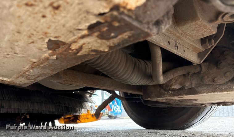 image for item EC4364 2003 Johnston  4000 street sweeper