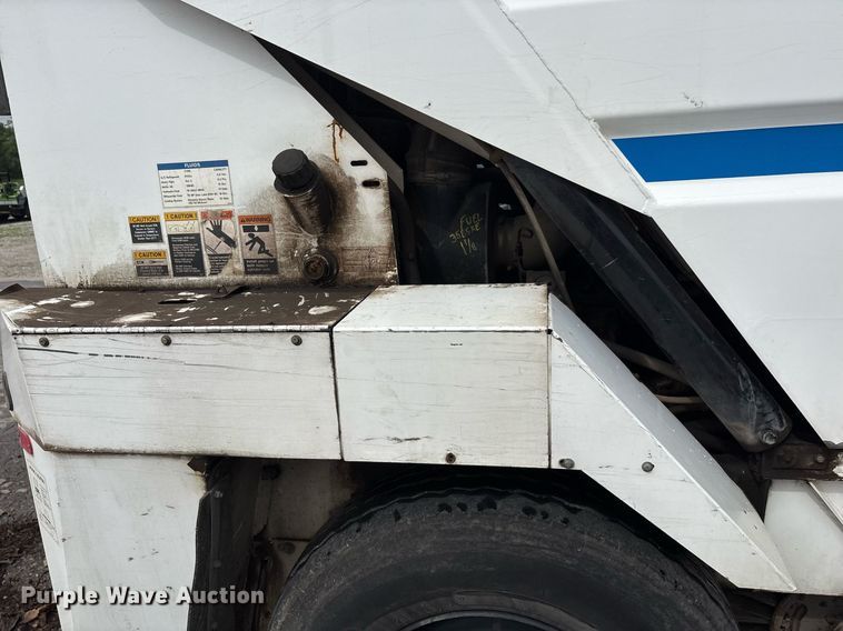 image for item EC4364 2003 Johnston  4000 street sweeper