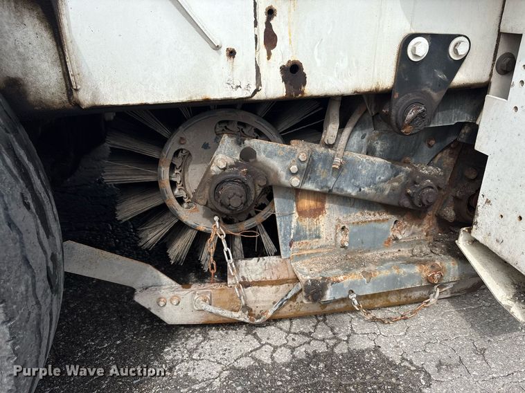 image for item EC4364 2003 Johnston  4000 street sweeper