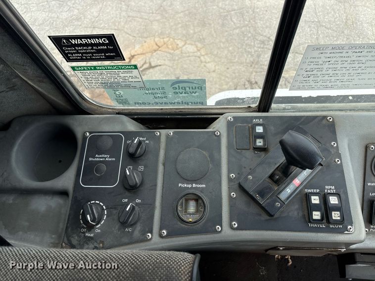 image for item EC4364 2003 Johnston  4000 street sweeper