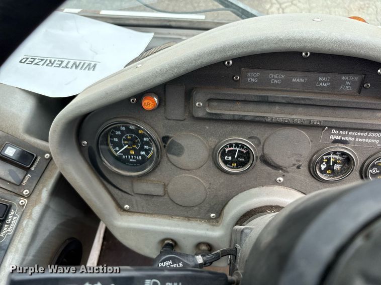 image for item EC4364 2003 Johnston  4000 street sweeper