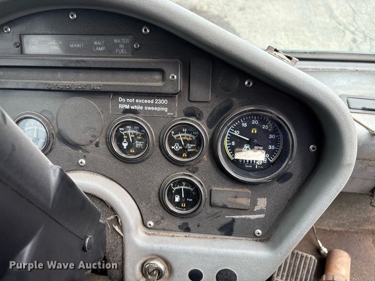 image for item EC4364 2003 Johnston  4000 street sweeper