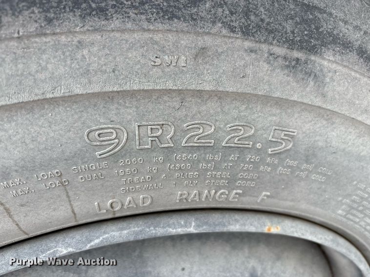 image for item EC4364 2003 Johnston  4000 street sweeper