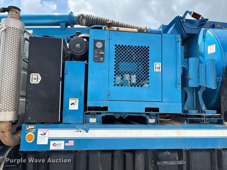 image for item EC4365 2007 Sterling L7500 sewer jetter truck