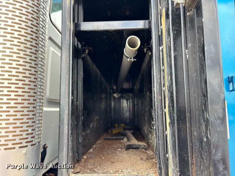 image for item EC4365 2007 Sterling L7500 sewer jetter truck