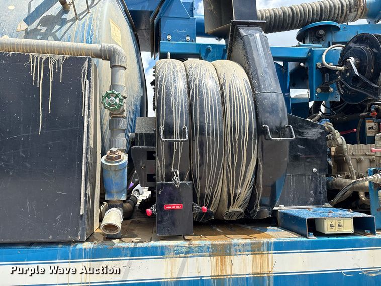 image for item EC4365 2007 Sterling L7500 sewer jetter truck