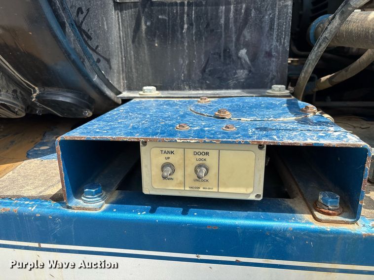 image for item EC4365 2007 Sterling L7500 sewer jetter truck