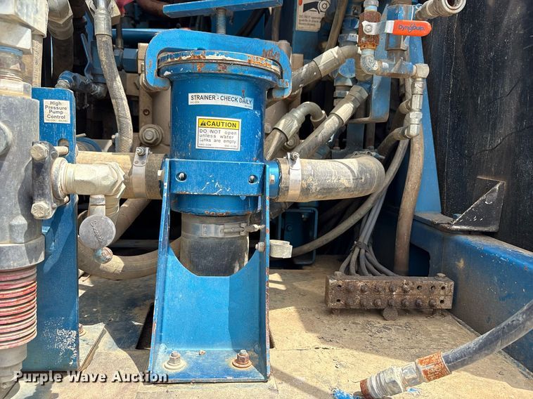 image for item EC4365 2007 Sterling L7500 sewer jetter truck