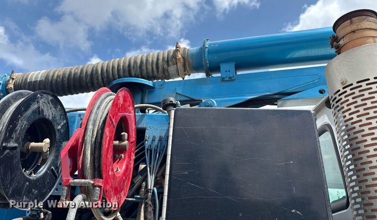 image for item EC4365 2007 Sterling L7500 sewer jetter truck