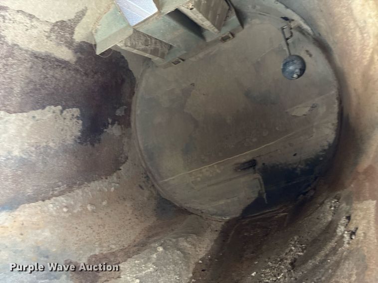 image for item EC4365 2007 Sterling L7500 sewer jetter truck