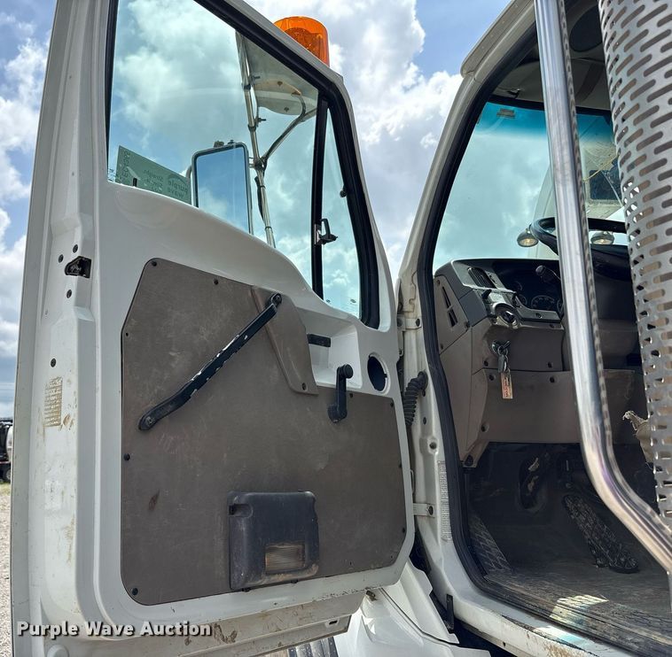 image for item EC4365 2007 Sterling L7500 sewer jetter truck