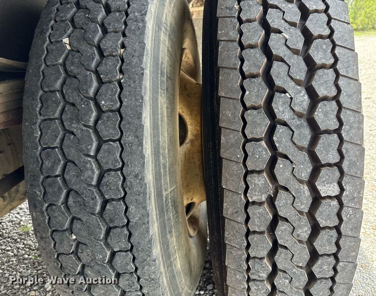 image for item EC4365 2007 Sterling L7500 sewer jetter truck