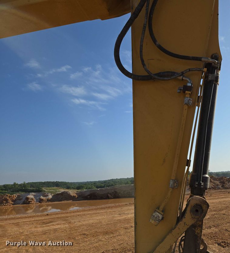 image for item ED2151 2008 Caterpillar 330D L excavator