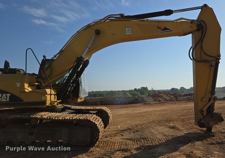 image for item ED2151 2008 Caterpillar 330D L excavator