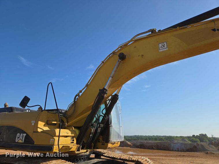 image for item ED2151 2008 Caterpillar 330D L excavator