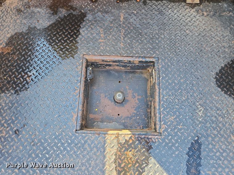 image for item ED2170 2015 Dodge Ram 3500 Crew Cab flatbed pickup truck