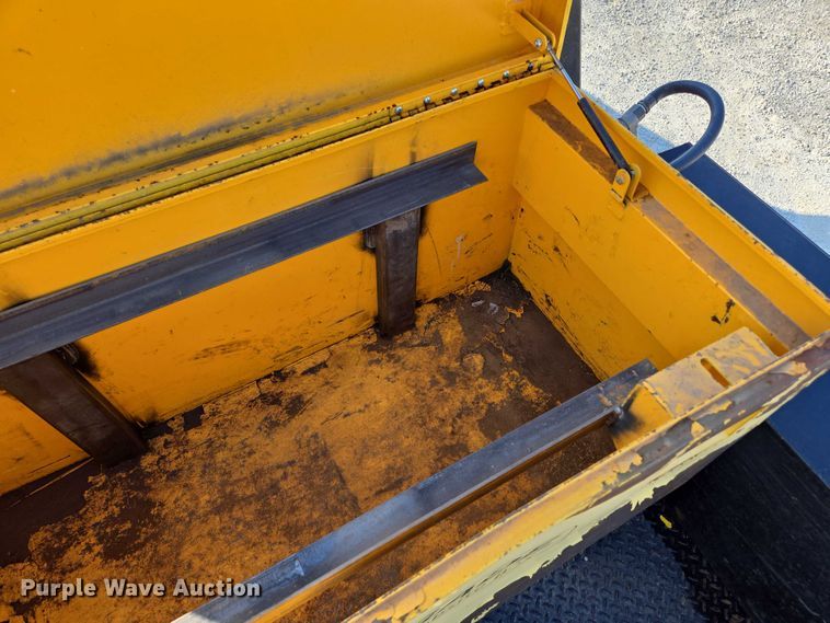 image for item ED2170 2015 Dodge Ram 3500 Crew Cab flatbed pickup truck