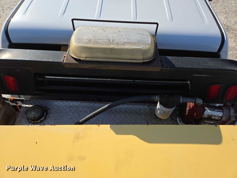 image for item ED2170 2015 Dodge Ram 3500 Crew Cab flatbed pickup truck