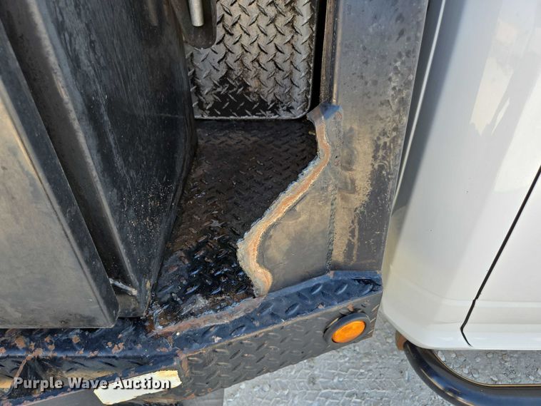 image for item ED2170 2015 Dodge Ram 3500 Crew Cab flatbed pickup truck