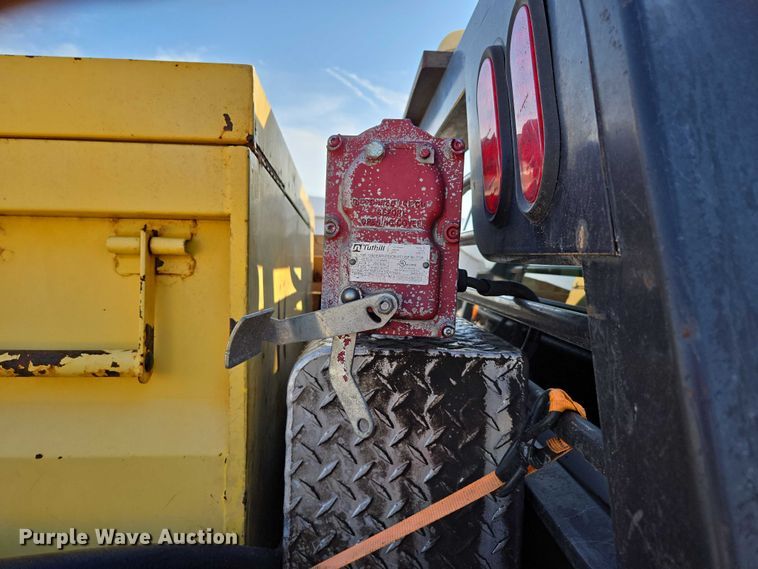 image for item ED2170 2015 Dodge Ram 3500 Crew Cab flatbed pickup truck