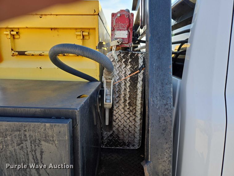 image for item ED2170 2015 Dodge Ram 3500 Crew Cab flatbed pickup truck