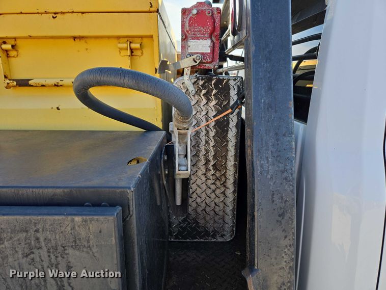 image for item ED2170 2015 Dodge Ram 3500 Crew Cab flatbed pickup truck