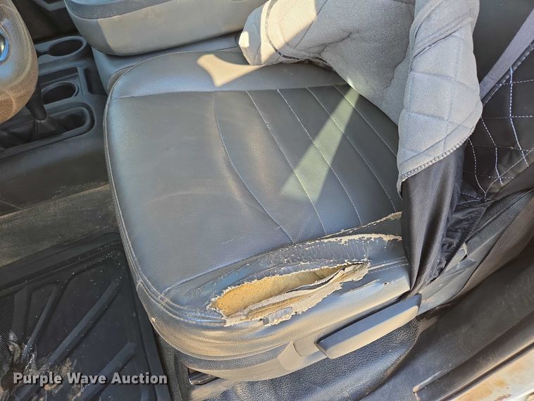 image for item ED2170 2015 Dodge Ram 3500 Crew Cab flatbed pickup truck