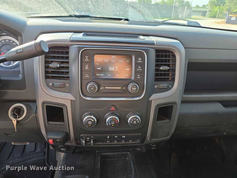 image for item ED2170 2015 Dodge Ram 3500 Crew Cab flatbed pickup truck