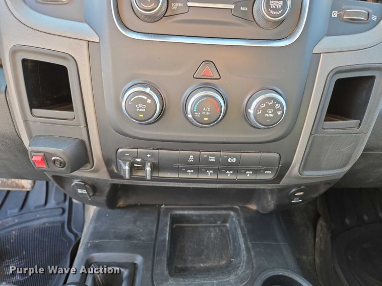 image for item ED2170 2015 Dodge Ram 3500 Crew Cab flatbed pickup truck