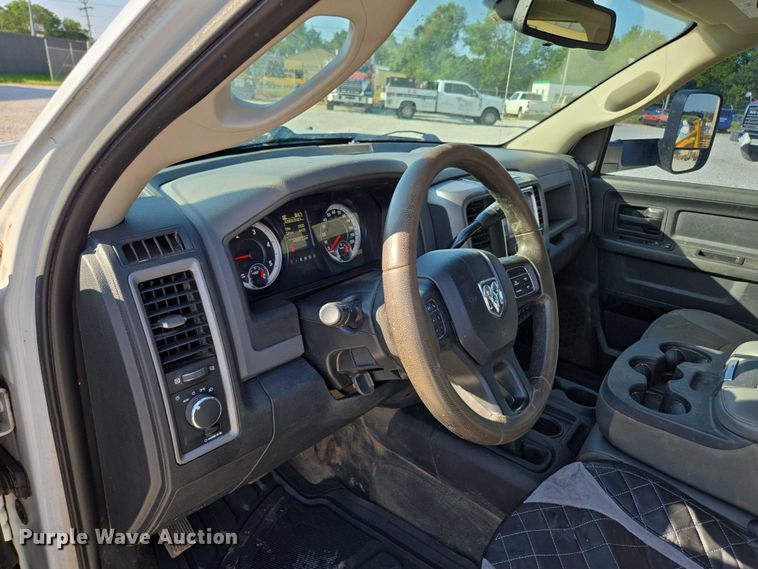 image for item ED2170 2015 Dodge Ram 3500 Crew Cab flatbed pickup truck