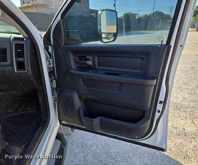 image for item ED2170 2015 Dodge Ram 3500 Crew Cab flatbed pickup truck