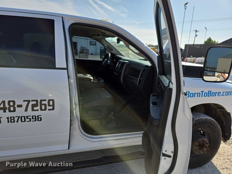 image for item ED2170 2015 Dodge Ram 3500 Crew Cab flatbed pickup truck