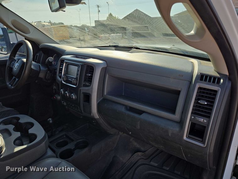 image for item ED2170 2015 Dodge Ram 3500 Crew Cab flatbed pickup truck