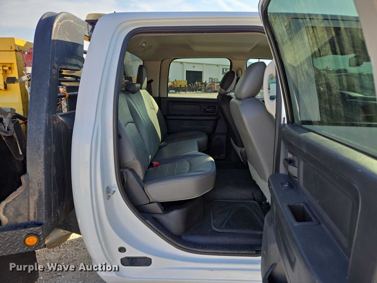 image for item ED2170 2015 Dodge Ram 3500 Crew Cab flatbed pickup truck