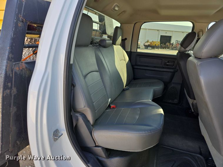 image for item ED2170 2015 Dodge Ram 3500 Crew Cab flatbed pickup truck