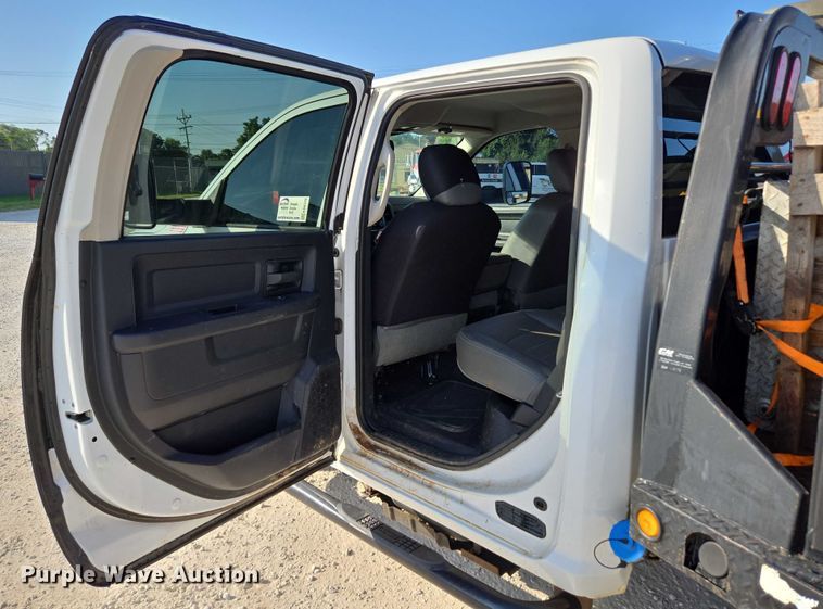 image for item ED2170 2015 Dodge Ram 3500 Crew Cab flatbed pickup truck