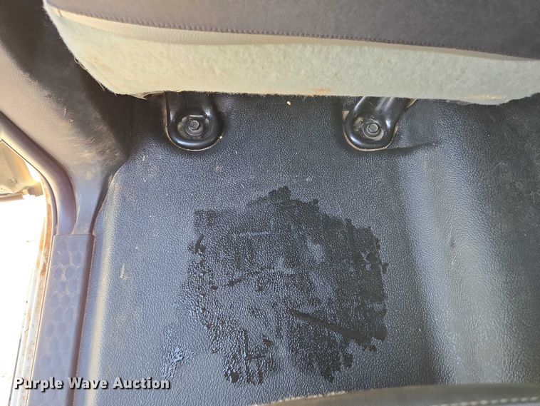 image for item ED2170 2015 Dodge Ram 3500 Crew Cab flatbed pickup truck