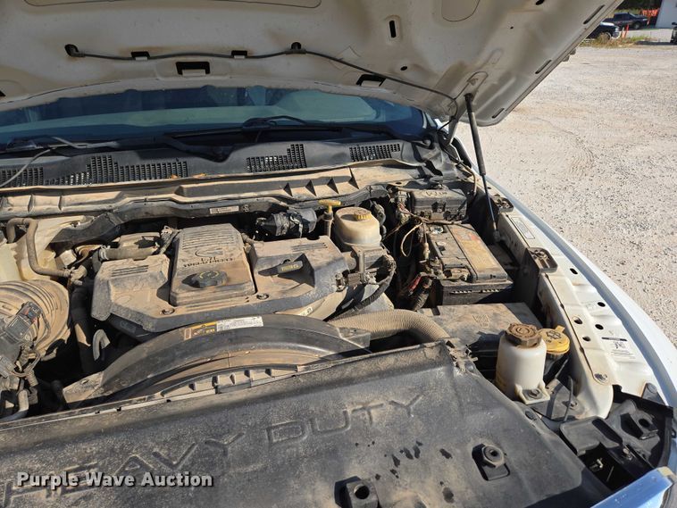 image for item ED2170 2015 Dodge Ram 3500 Crew Cab flatbed pickup truck