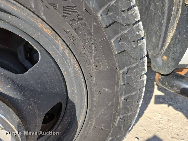 image for item ED2170 2015 Dodge Ram 3500 Crew Cab flatbed pickup truck