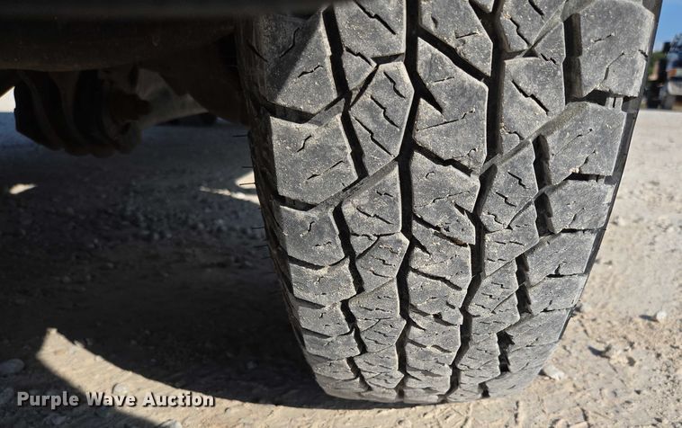 image for item ED2170 2015 Dodge Ram 3500 Crew Cab flatbed pickup truck