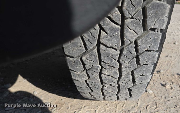 image for item ED2170 2015 Dodge Ram 3500 Crew Cab flatbed pickup truck