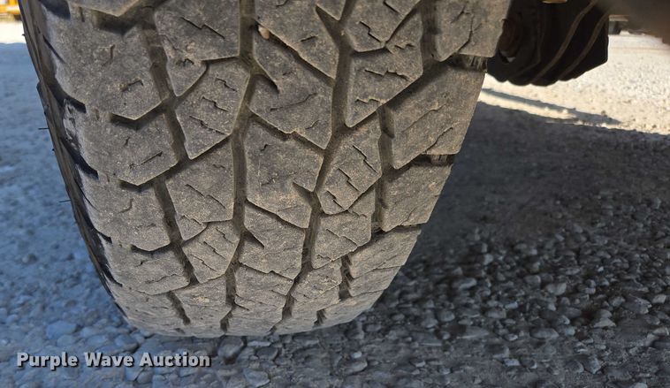 image for item ED2170 2015 Dodge Ram 3500 Crew Cab flatbed pickup truck