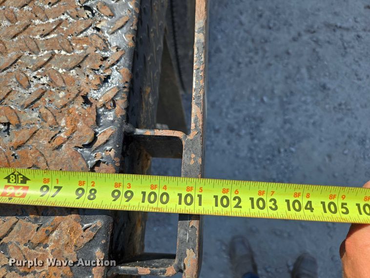 image for item ED2173 2007 Ford F650 XLT Super Duty Crew Cab flatbed truck with mud mixing system