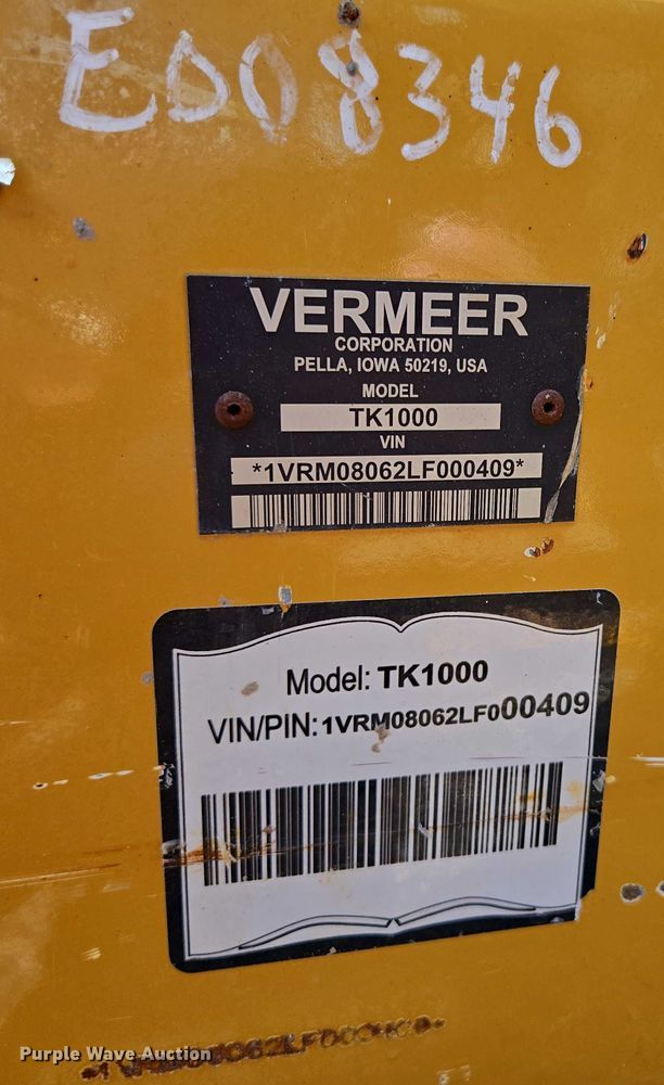 image for item ED2173 2007 Ford F650 XLT Super Duty Crew Cab flatbed truck with mud mixing system