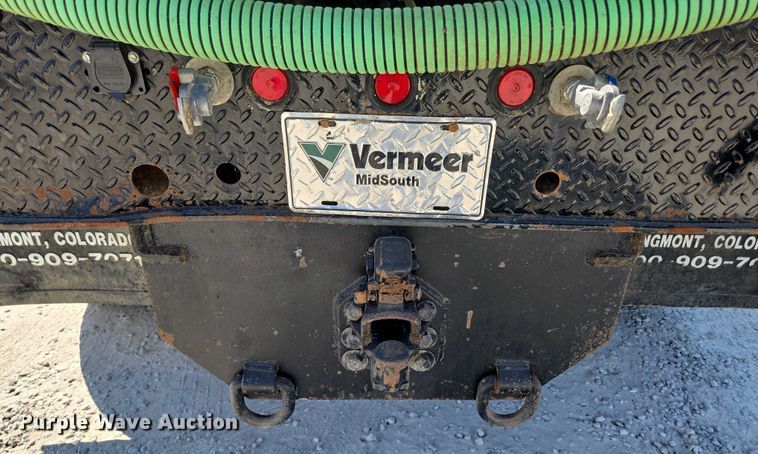 image for item ED2173 2007 Ford F650 XLT Super Duty Crew Cab flatbed truck with mud mixing system