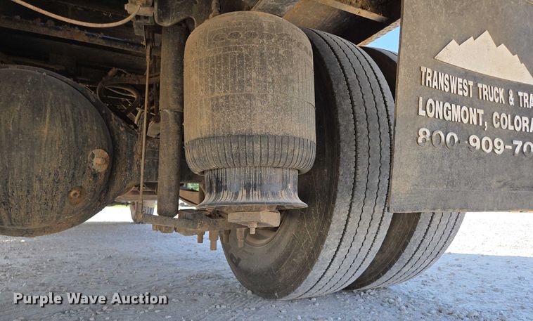 image for item ED2173 2007 Ford F650 XLT Super Duty Crew Cab flatbed truck with mud mixing system