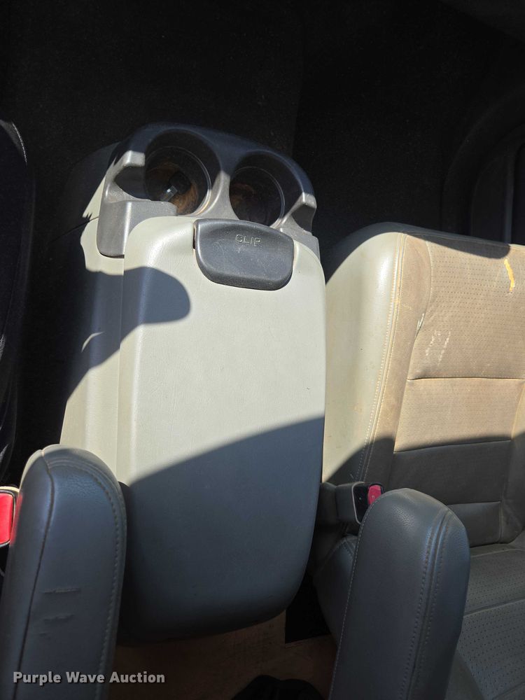 image for item ED2173 2007 Ford F650 XLT Super Duty Crew Cab flatbed truck with mud mixing system