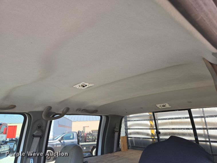 image for item ED2173 2007 Ford F650 XLT Super Duty Crew Cab flatbed truck with mud mixing system